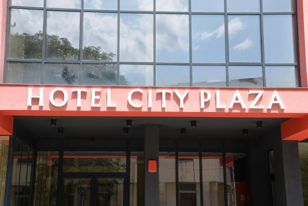 City Plaza Botevgrad Buitenkant foto